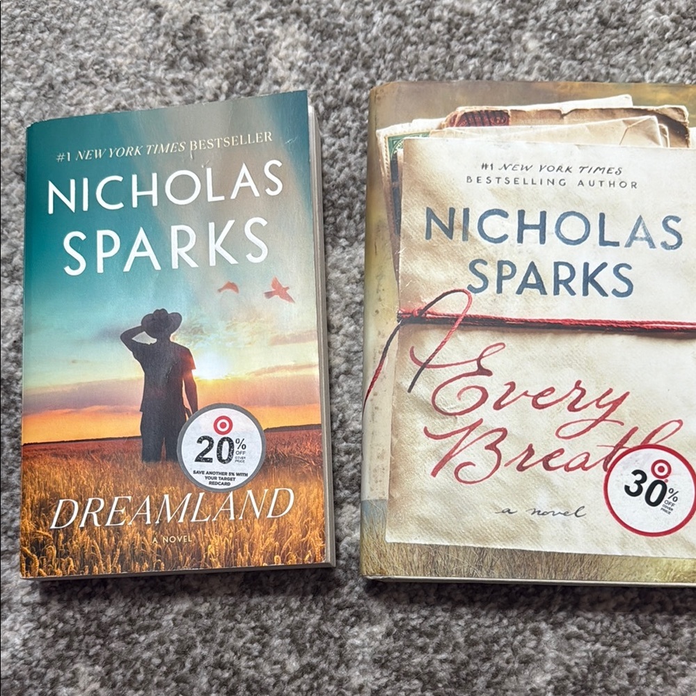 Nicholas Sparks Book Set - Dreamland & Every Breath.
Like new only read once.